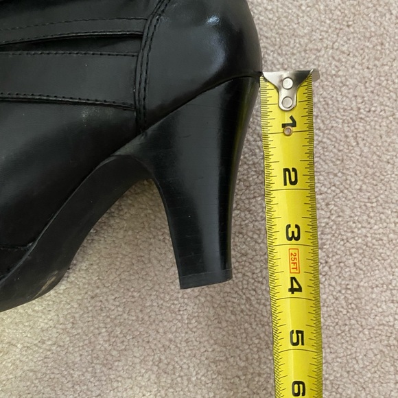 Coach and Four Leather Boots. - Picture 7 of 7